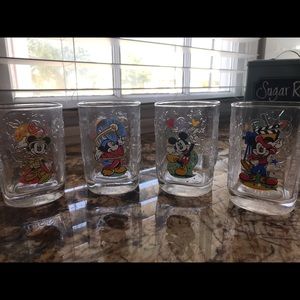 Disney Collector Glasses Set of 4 Mickey Mouse WD